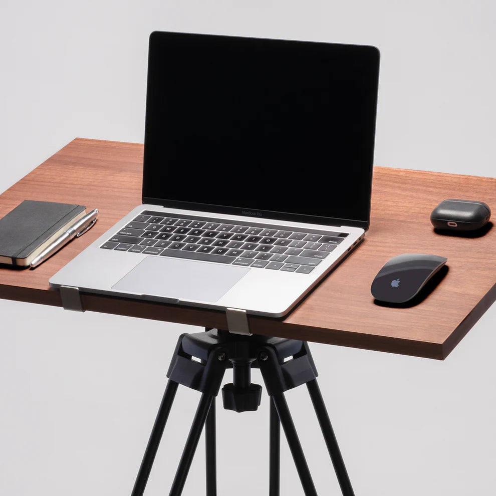 Escritorio de Pie Trípode Pro — Plegable, Portátil y de Altura Ajustable